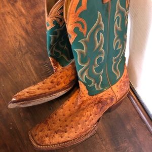 LIKE NEW OSTRICH SKIN COWBOY BOOTS!